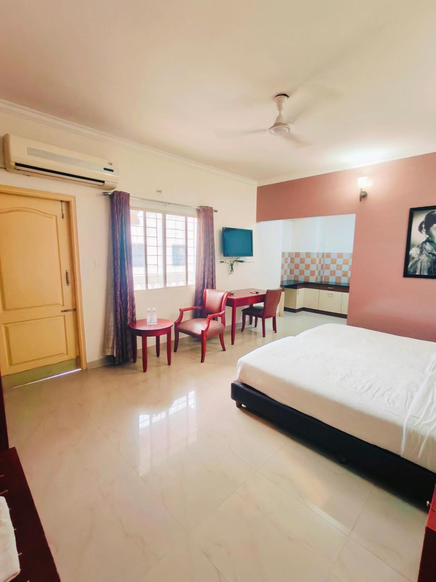 Kings Suites Palace Grounds Bangalore Exterior foto